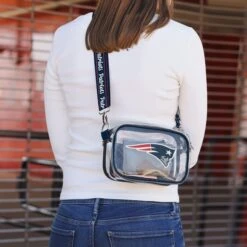 FOCO New England Patriots Team Stripe Clear Crossbody Bag -FOCO Shop BGCLRNFTMSTPCAMNP g3