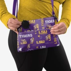 FOCO LSU Tigers Logo Love Crossbody Purse 9 FOCO LSU Tigers Logo Love Crossbody Purse -FOCO Shop BGNCLTLECRSBLSU g3