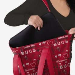 FOCO Tampa Bay Buccaneers Logo Love Tote Bag -FOCO Shop BGNFLTLETOTETB g3