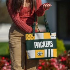 FOCO Green Bay Packers Printed Collage Tote -FOCO Shop BGNFWMPRCLTOTGP g3