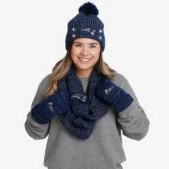 FOCO New England Patriots Womens Glitter Knit Cold Weather Set