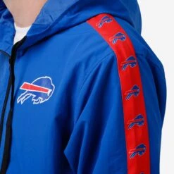 FOCO Buffalo Bills Pocket Windbreaker With Taping 8 FOCO Buffalo Bills Pocket Windbreaker With Taping -FOCO Shop HDNFWBPKTPBB g3