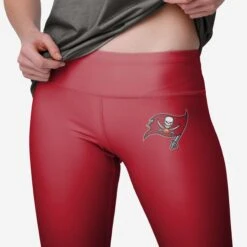 FOCO Tampa Bay Buccaneers Womens Solid Big Wordmark Legging 8 FOCO Tampa Bay Buccaneers Womens Solid Big Wordmark Legging -FOCO Shop LEGNFSLLRWMTB g3