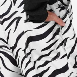 FOCO Cincinnati Bengals Mens White Tiger Stripe Thematic Bib Overalls 13 FOCO Cincinnati Bengals Mens White Tiger Stripe Thematic Bib Overalls -FOCO Shop PNTNFTHOA2CIB g6