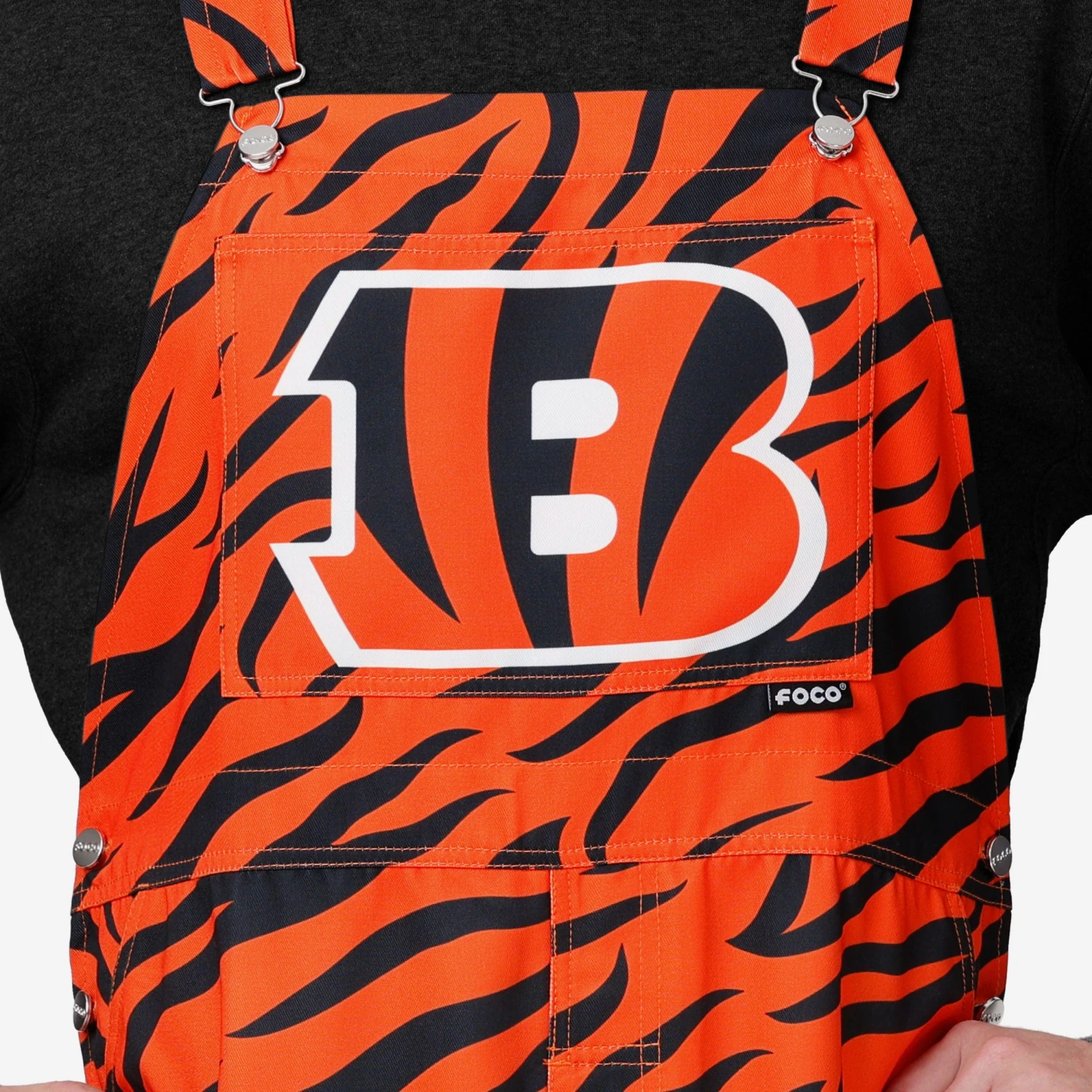 FOCO Cincinnati Bengals Mens Tiger Stripe Thematic Bib Overalls 6 FOCO Cincinnati Bengals Mens Tiger Stripe Thematic Bib Overalls - Image 4