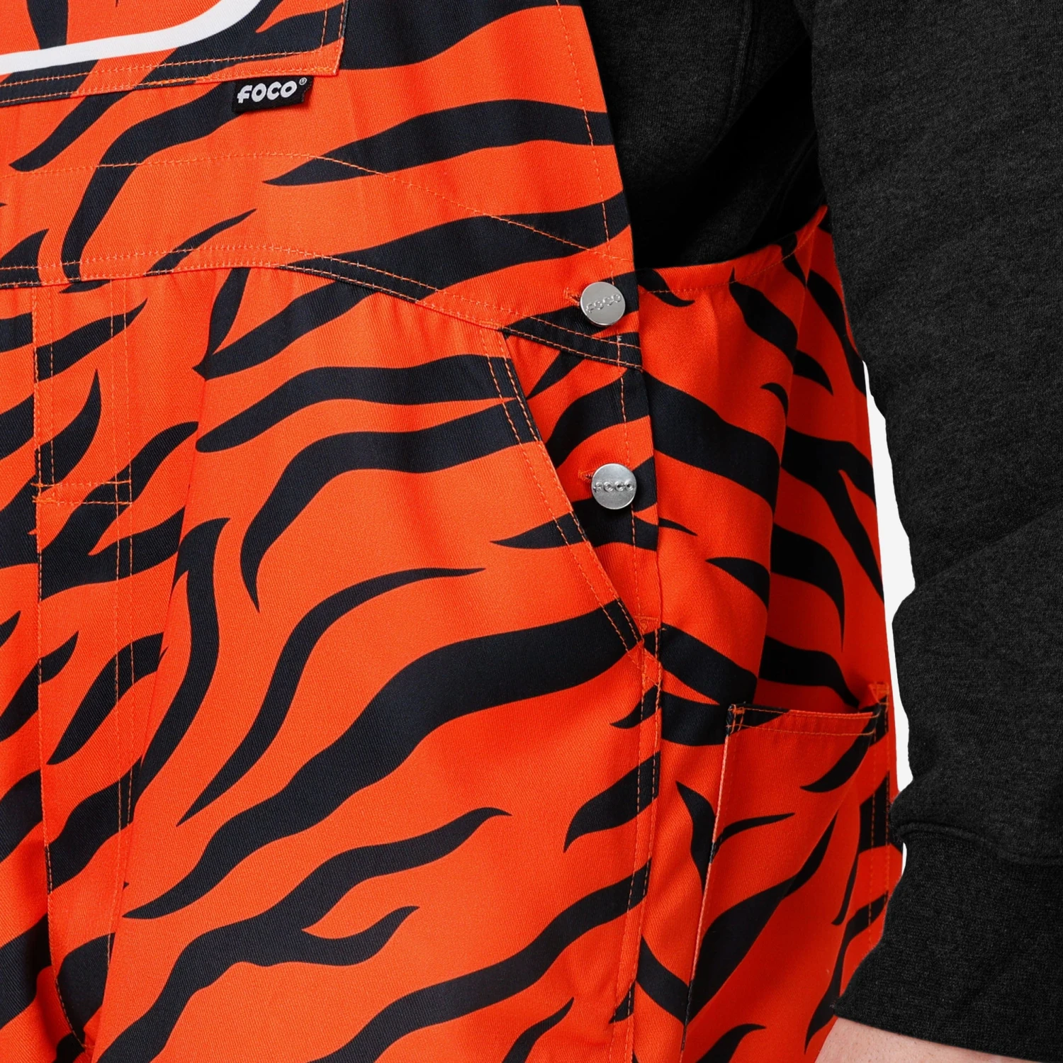 FOCO Cincinnati Bengals Mens Tiger Stripe Thematic Bib Overalls 7 FOCO Cincinnati Bengals Mens Tiger Stripe Thematic Bib Overalls - Image 5