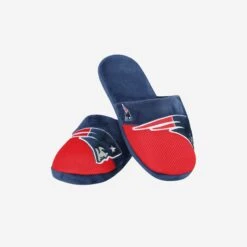 FOCO New England Patriots Youth Team Logo Staycation Slipper -FOCO Shop SLPNFTLSYC816NP g3