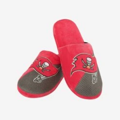 FOCO Tampa Bay Buccaneers Team Logo Staycation Slipper -FOCO Shop SLPNFTLSYCATB g3