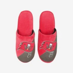 FOCO Tampa Bay Buccaneers Team Logo Staycation Slipper -FOCO Shop SLPNFTLSYCATB g4