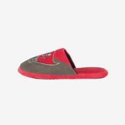 FOCO Tampa Bay Buccaneers Team Logo Staycation Slipper