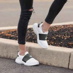 FOCO New York Jets Womens Script Wordmark White Slip On Sneakers -FOCO Shop SNWMNFSWWHSONJ g3