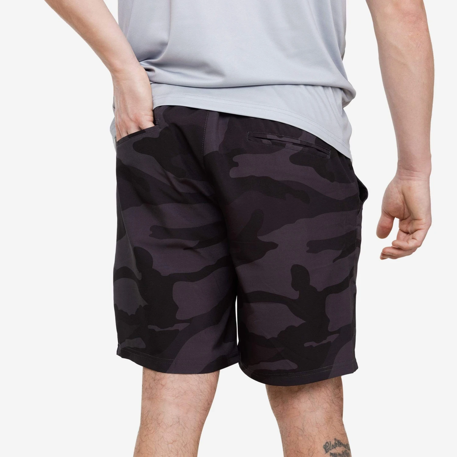 FOCO San Francisco 49ers Nightcap Camo Walking Shorts 4 FOCO San Francisco 49ers Nightcap Camo Walking Shorts - Image 2