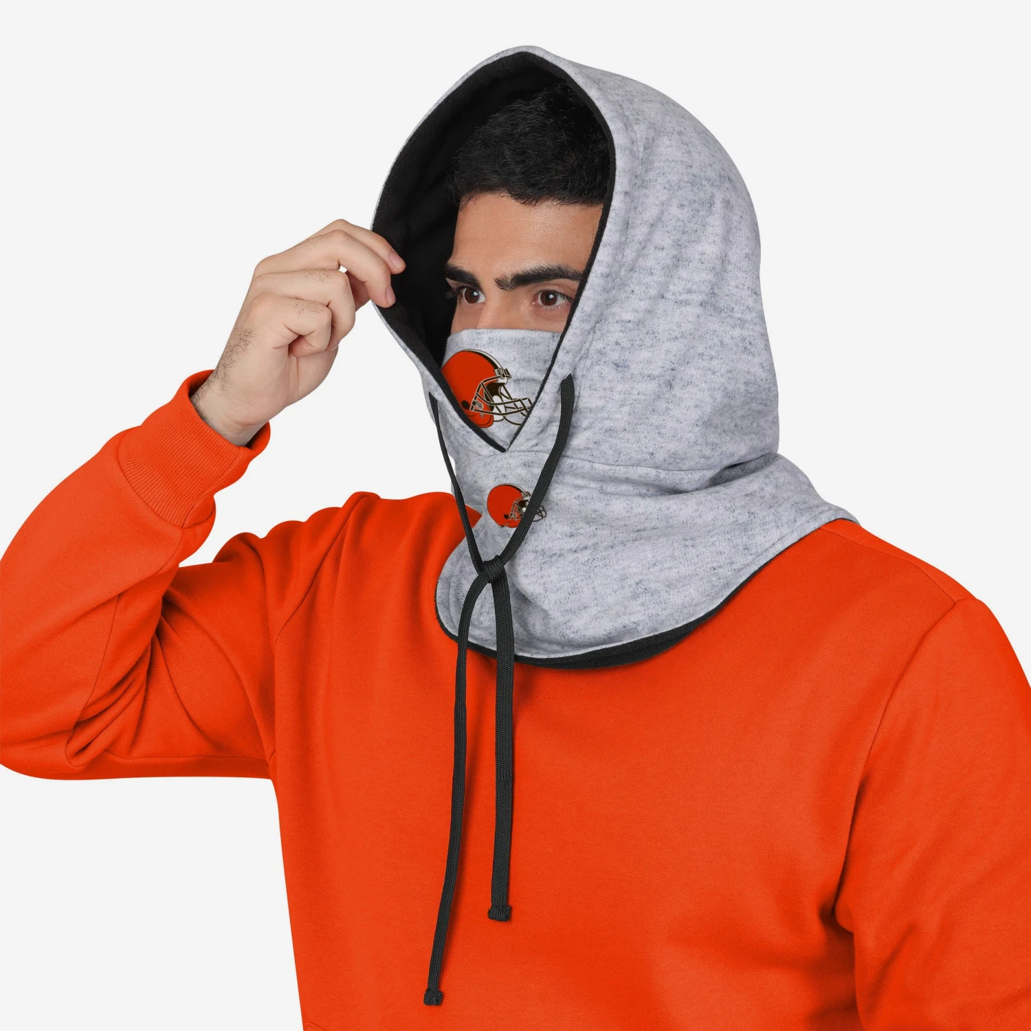 FOCO Cleveland Browns Heather Gray Drawstring Hooded Gaiter Scarf 5 FOCO Cleveland Browns Heather Gray Drawstring Hooded Gaiter Scarf - Image 3