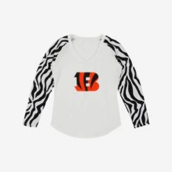 FOCO Cincinnati Bengals Womens White Stripe Big Logo Raglan Shirt 7 FOCO Cincinnati Bengals Womens White Stripe Big Logo Raglan Shirt -FOCO Shop TSBBWMNFWSTPCIB g3