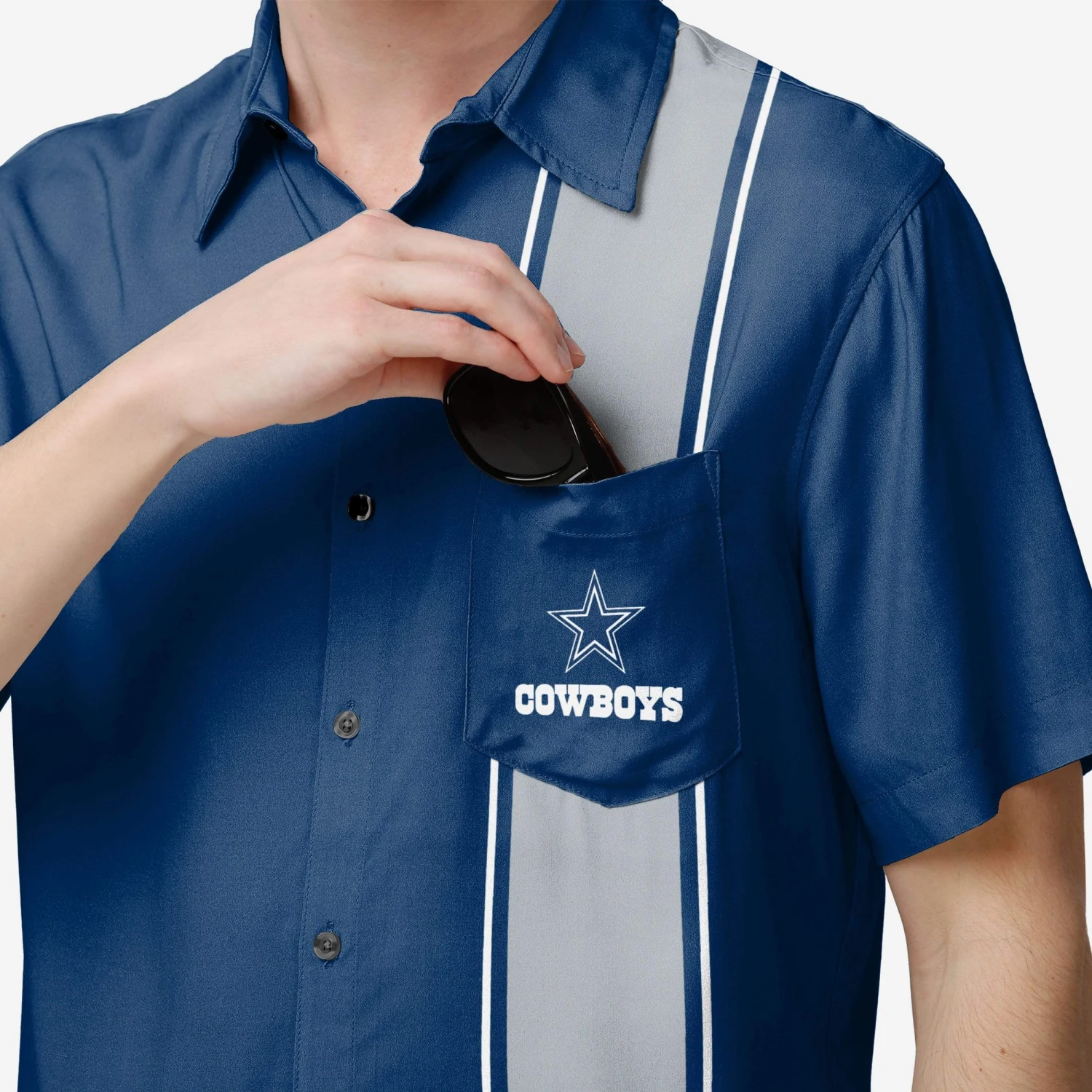 FOCO Dallas Cowboys Bowling Stripe Button Up Shirt 5 FOCO Dallas Cowboys Bowling Stripe Button Up Shirt - Image 3